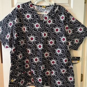 Wink Scrubs Plus 3XL Floral Print Top – Black White Pink Daisy Design NWT